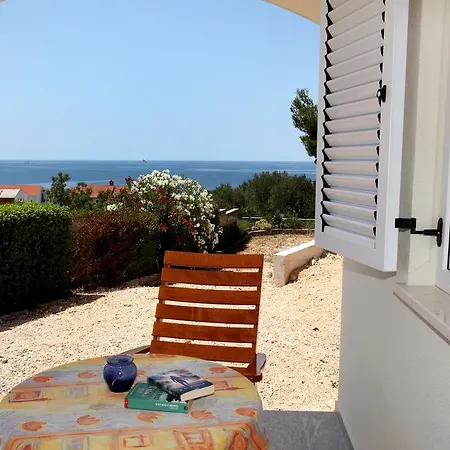 Lanterna Apartmán *