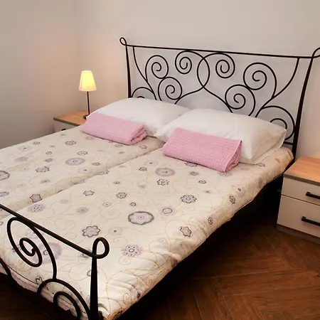 Lanterna Apartmán *