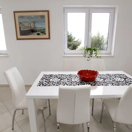 Lanterna Apartment
