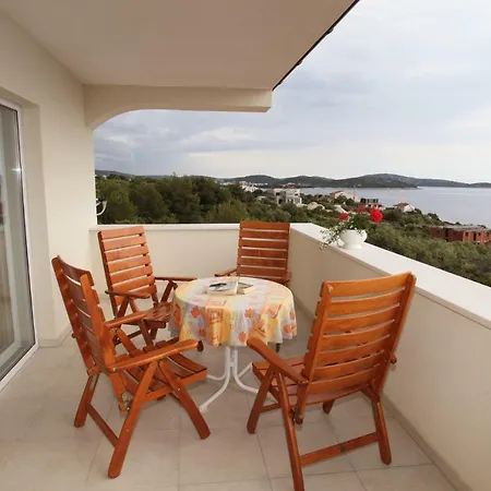 Lanterna Apartment