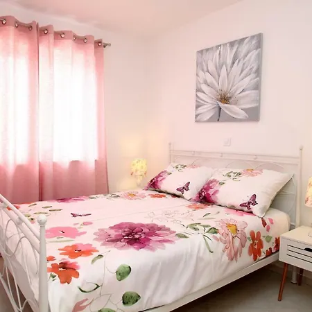 Lanterna Apartmán *