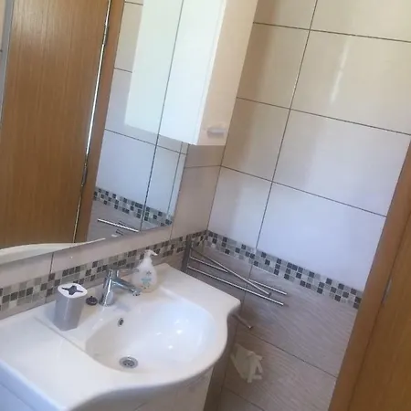 Lanterna Apartment *